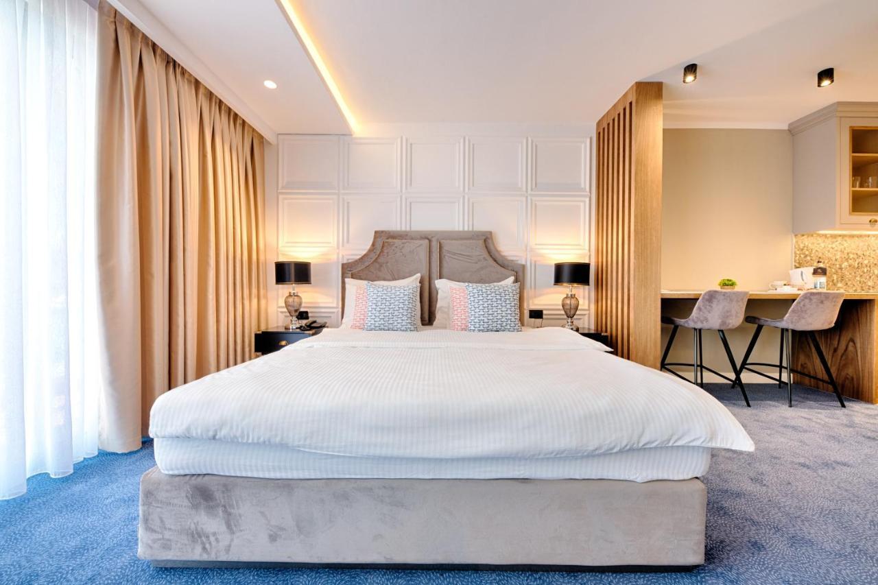 Apart Hotel Kalamper Bar Luaran gambar