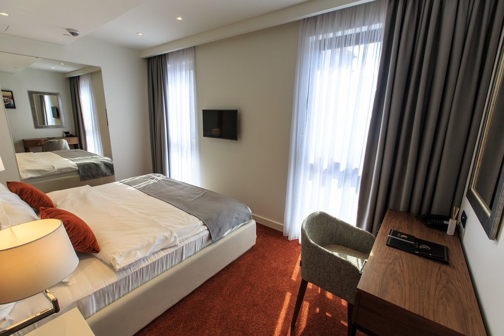 Apart Hotel Kalamper Bar Luaran gambar